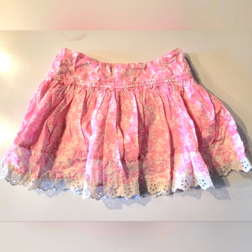 4T Flowing pink skirt with white flowers prints
